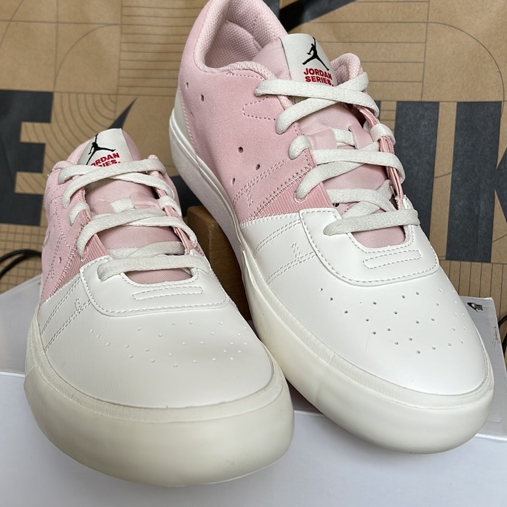 JORDAN SERIES.03 ‘Atmosphere’ WMNS - Picture 9 of 16